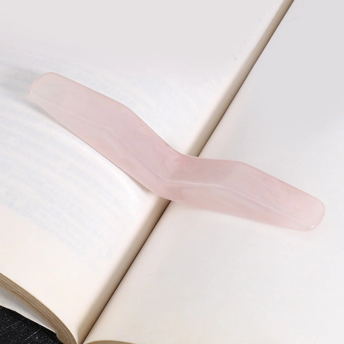 Arc Resin Thumb Bookmark for One-Hand Reading