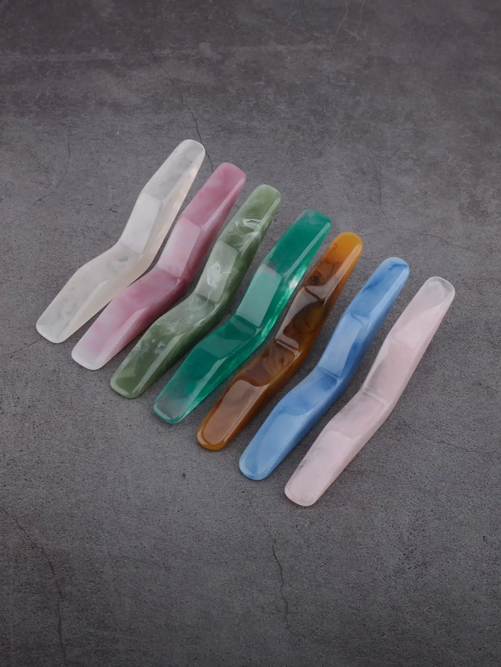 Arc Resin Thumb Bookmark for One-Hand Reading