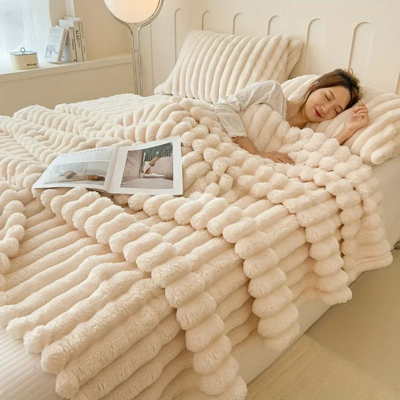 Luxurious Faux Rabbit Fur Throw Blanket Soft,Warm&Cozy for Couch,Bed,Office,Travel Versatile All-Season Gift,Christmas Present