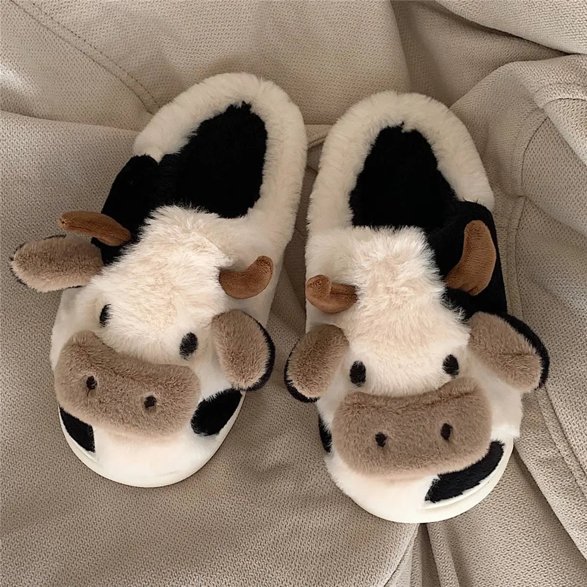 New winter neutral cartoon cow warm plush slippers for couples, indoor anti slip home slippers for men and women, home cotton sh