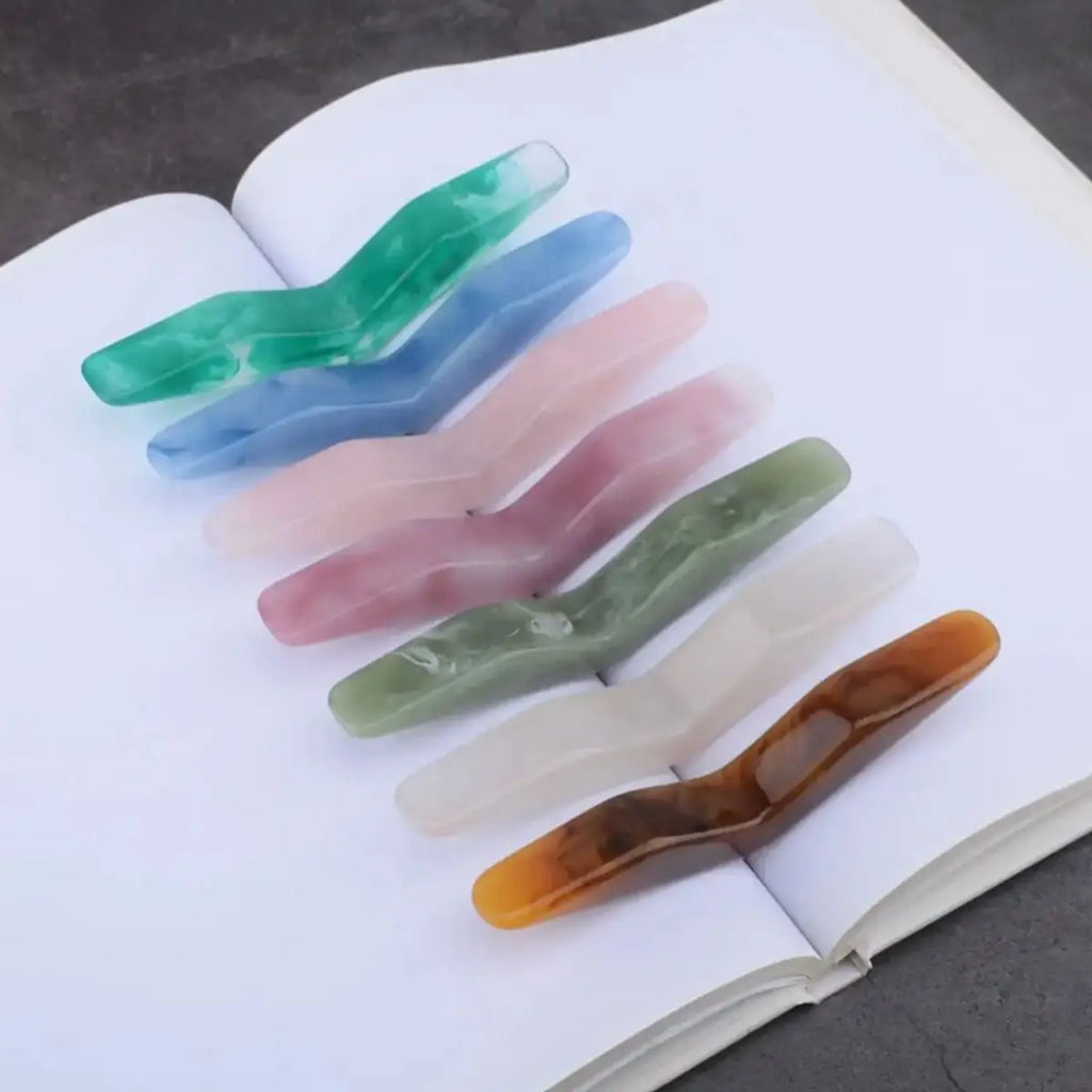 Arc Resin Thumb Bookmark for One-Hand Reading