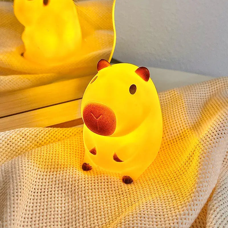 Mini Cartoon Vinyl Capybara Night Light Kapibala Animal Bedside Lamp Battery Powered Christmas Gift for Kids Girls Boys Women