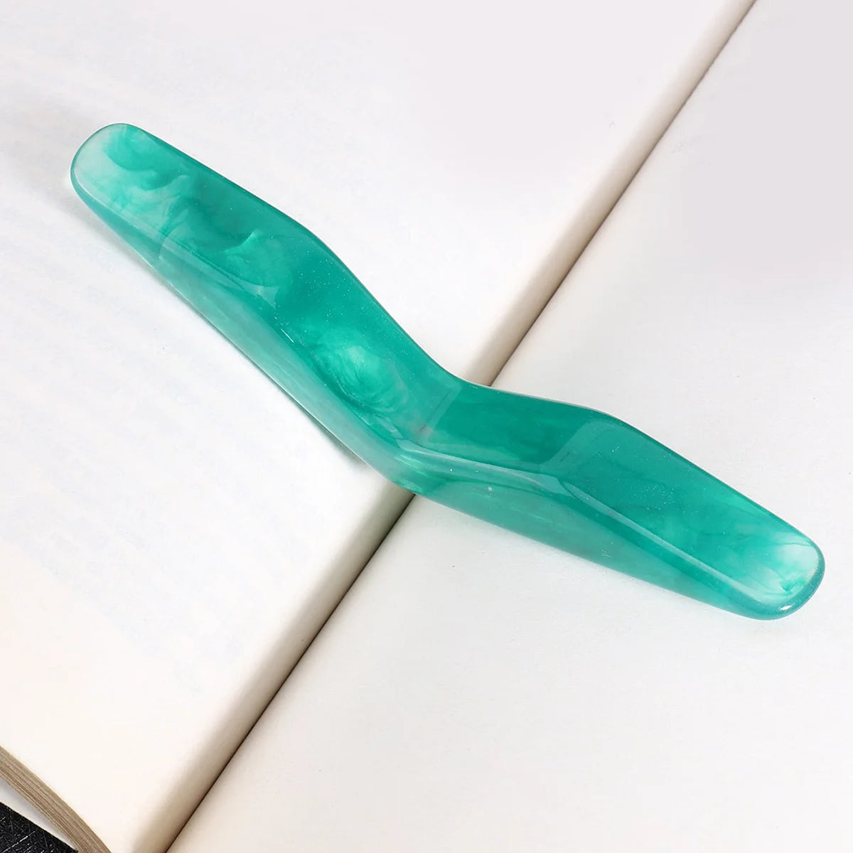 Arc Resin Thumb Bookmark for One-Hand Reading